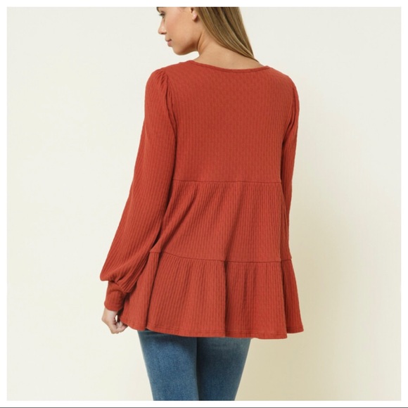 Chic And Fabulous Solid Long Sleeves Tiered Tunic Top - Picture 6 of 6